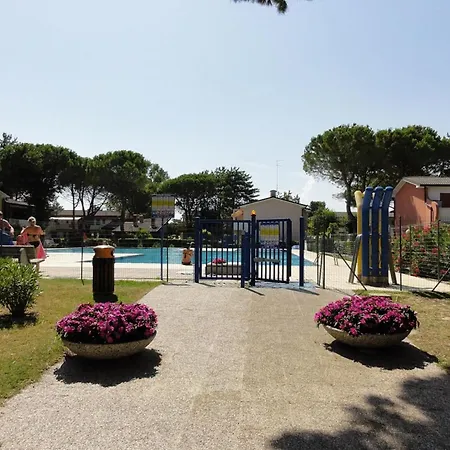 Apartment Colorful Flat With Garden-beahost Bibione