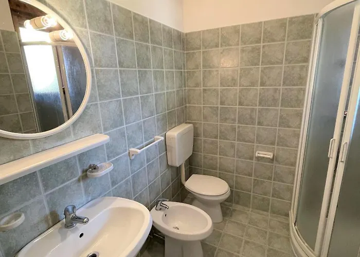 Colorful Flat With Garden-beahost Apartament *