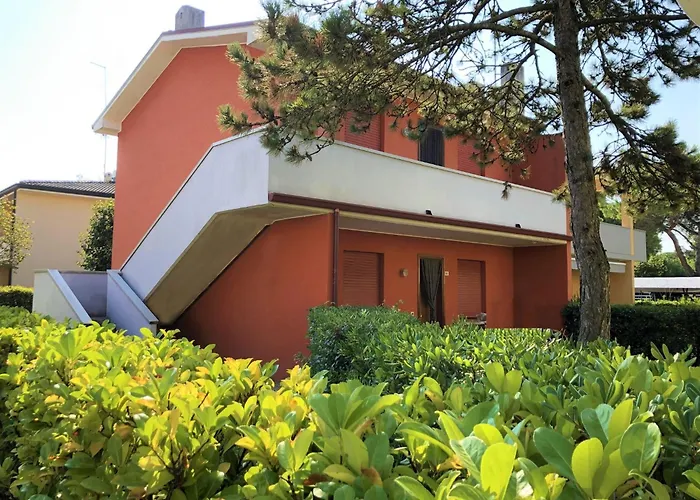 Colorful Flat With Garden-beahost Apartament *